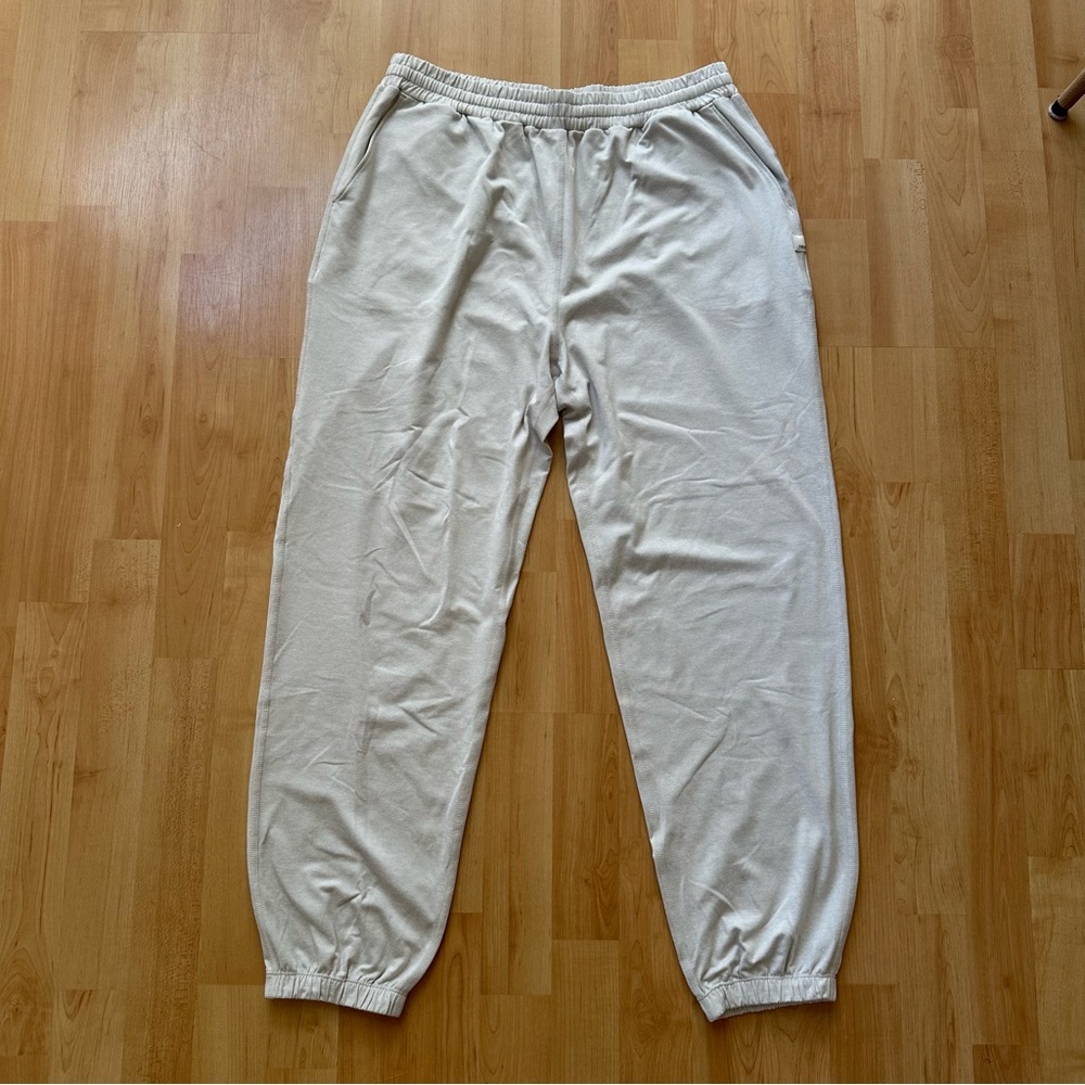 Vuori Women's Boyfriend Joggers, Medium, Cream